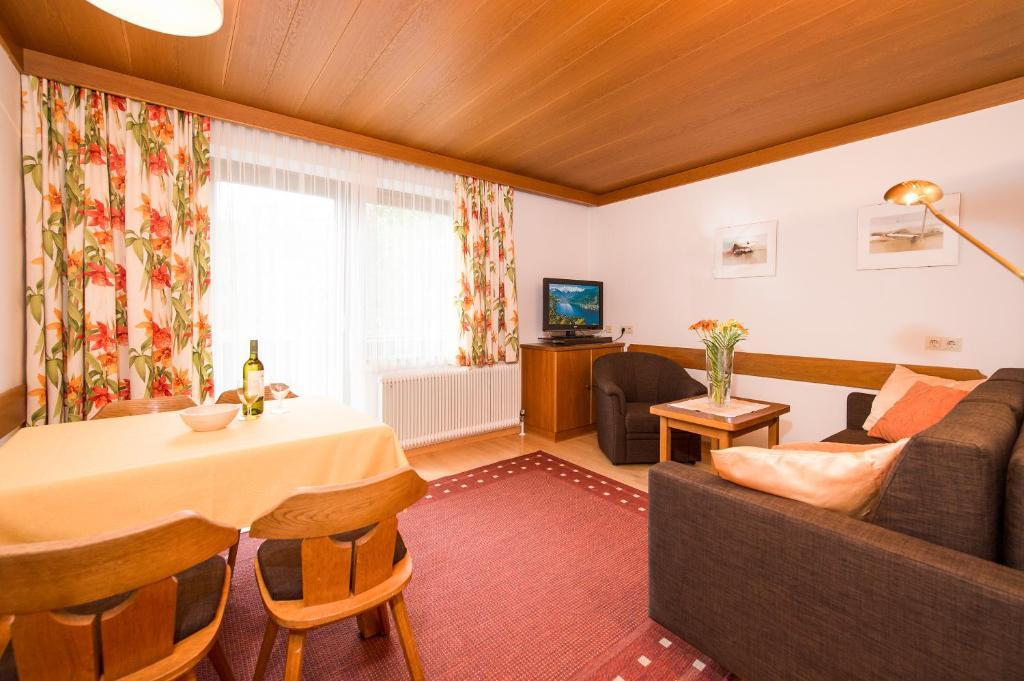 Gaestehaus Haffner Целль-ам-Зеє Номер фото